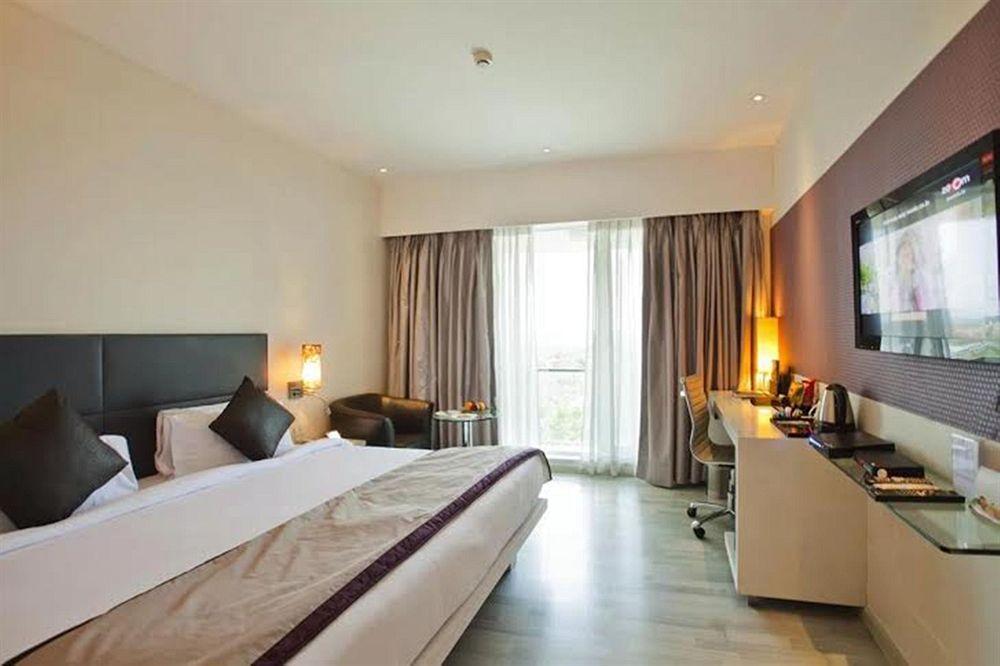 Spree Shivai Hotel Pune Pimpri-Chinchwad Dış mekan fotoğraf